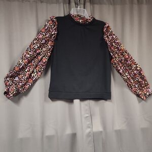 Large Who What Wear Floral Sleeve Black Top